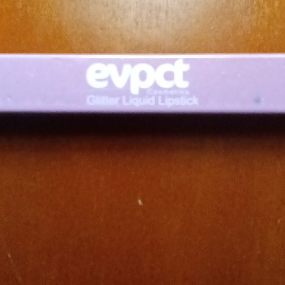 METALLIC SPARKLE GLITTER LIPSTICK ๐ - Picture 4 of 7